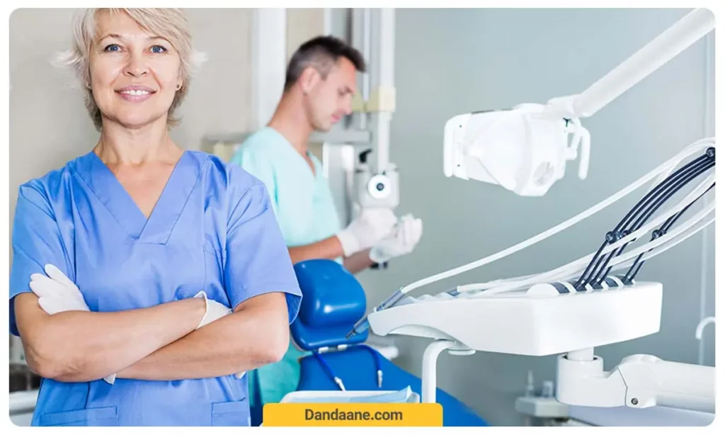 تصویر دکتر پروتز دندان در مطب 