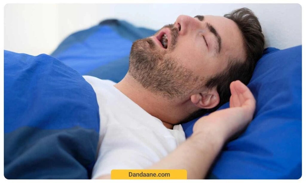 افراد با خروپف و دهان باز ممکن است دچار خشکی دهان در خواب شوند.