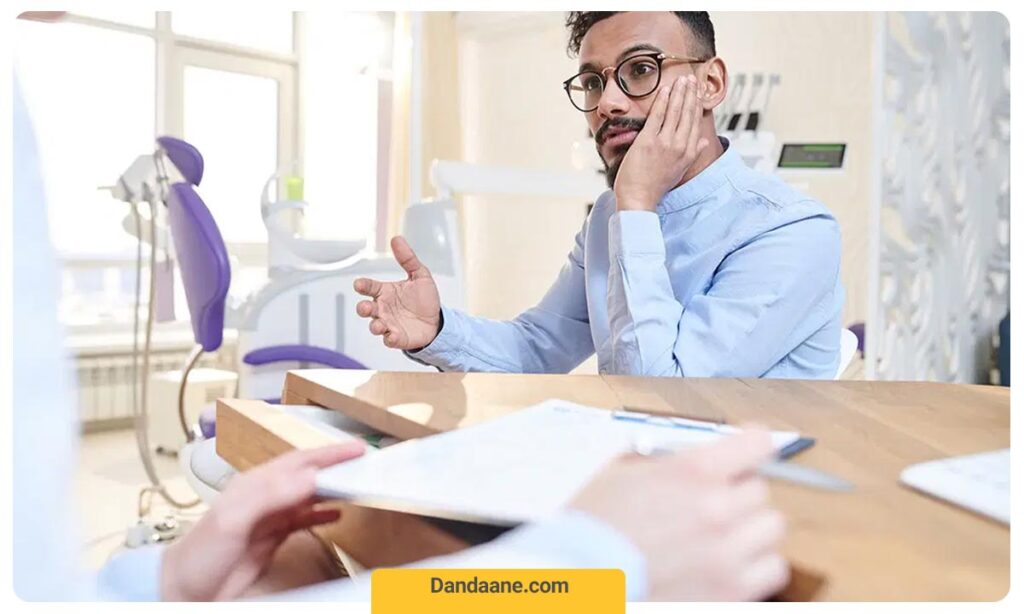 جلسه مشاوره بین بیمار و متخصص لمینت