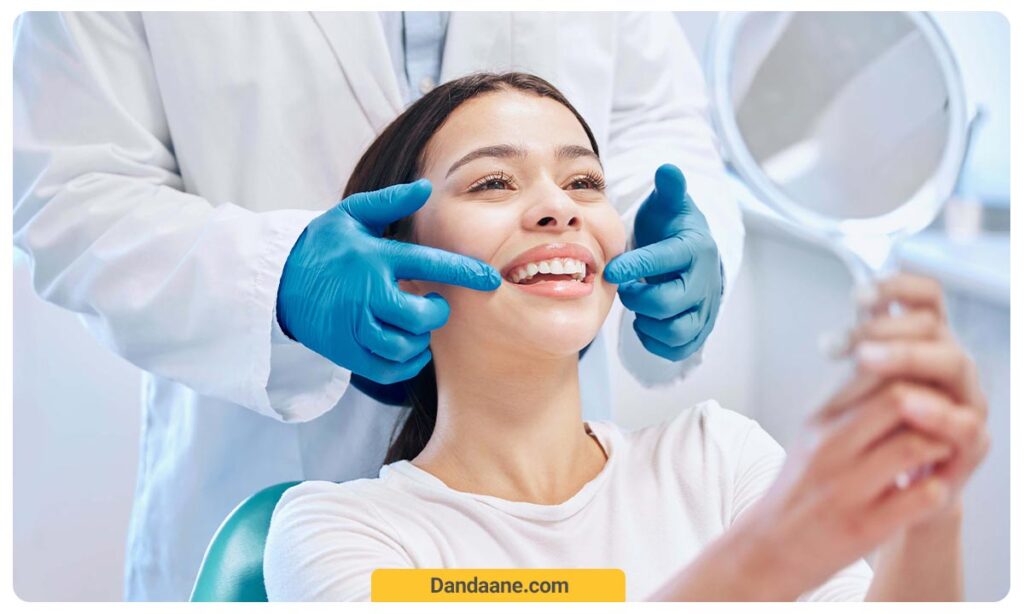 تصویری از رضایت بیمار از نتیجه درمان مشکل دهان و دندان